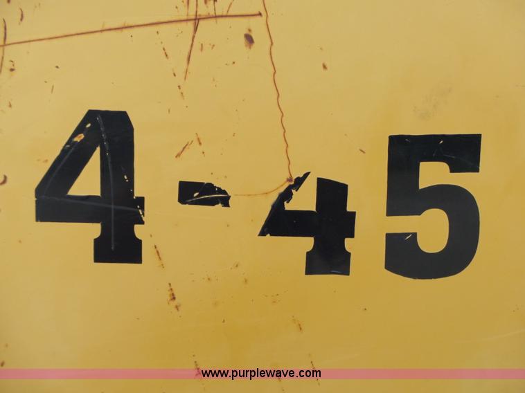 image for item K1173 1993 Caterpillar CS-563 single drum roller