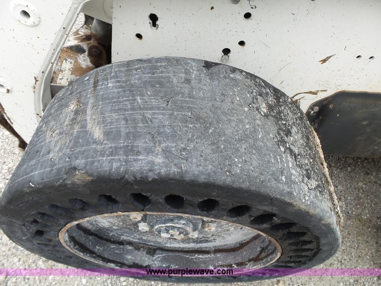 image for item K1174 2000 Bobcat 863 skid steer