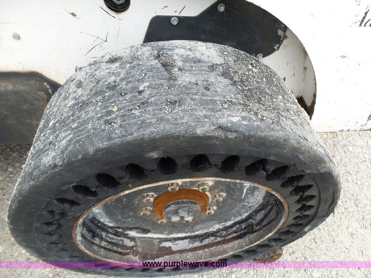 image for item K1174 2000 Bobcat 863 skid steer