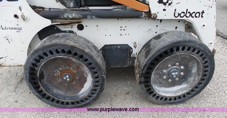 image for item K1174 2000 Bobcat 863 skid steer