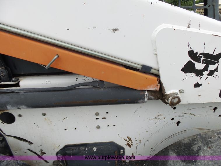 image for item K1174 2000 Bobcat 863 skid steer