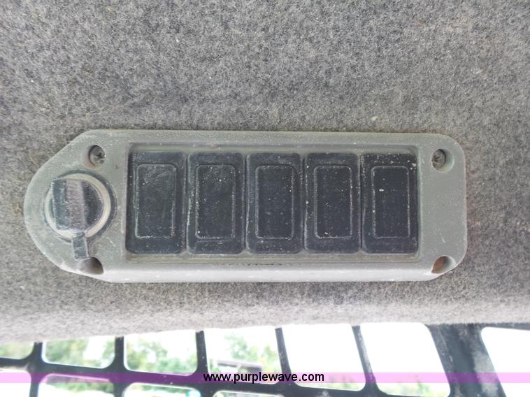 image for item K1174 2000 Bobcat 863 skid steer