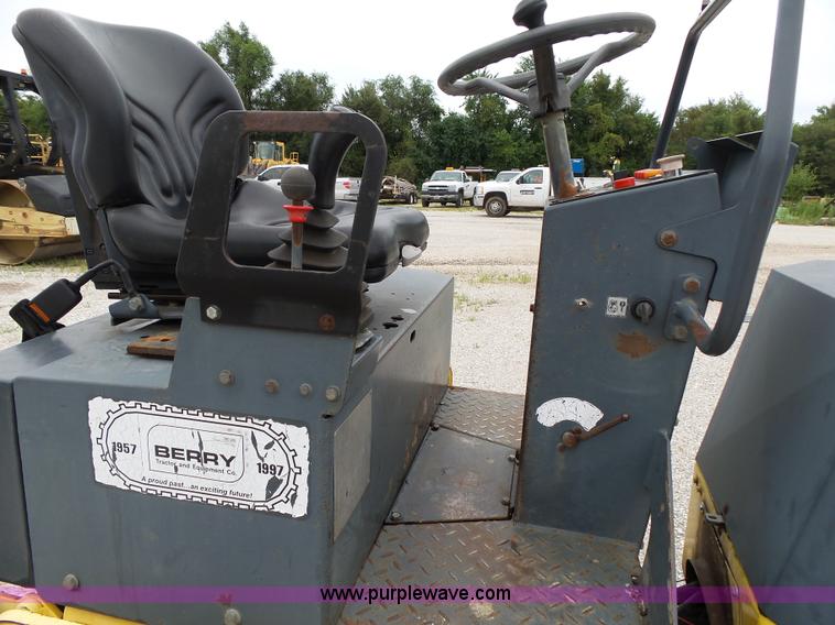 image for item K1176 1998 Bomag BW120AD-3 double drum roller
