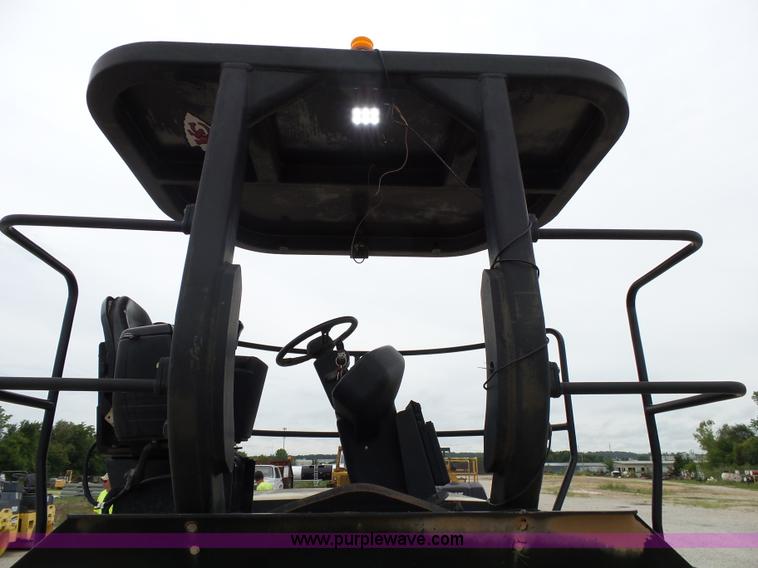 image for item K1179 2005 Ingersoll Rand DD-118HF double drum roller