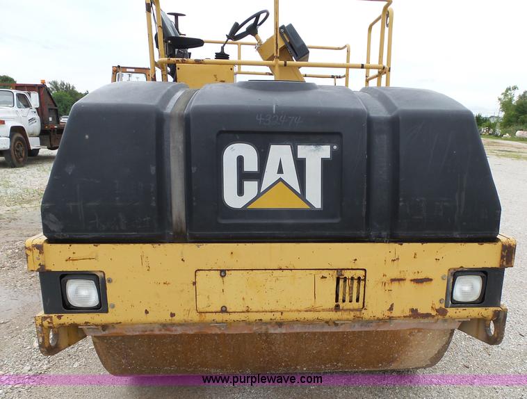 image for item K1180 2001 Caterpillar CB-534C double drum roller