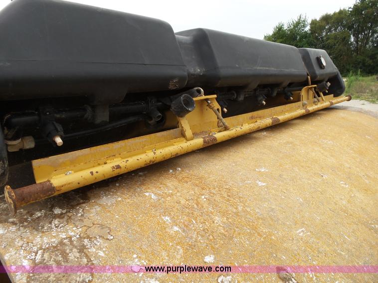 image for item K1180 2001 Caterpillar CB-534C double drum roller