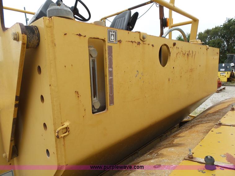 image for item K1180 2001 Caterpillar CB-534C double drum roller