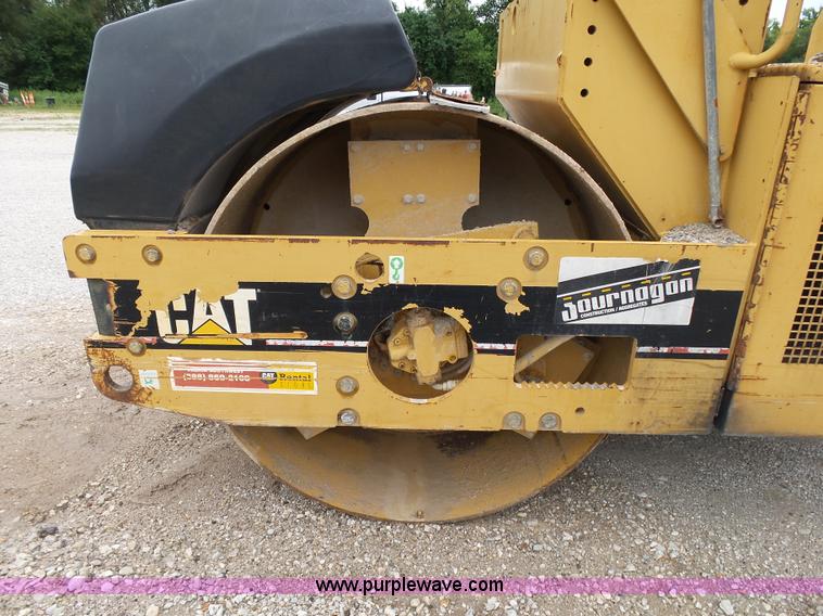 image for item K1180 2001 Caterpillar CB-534C double drum roller