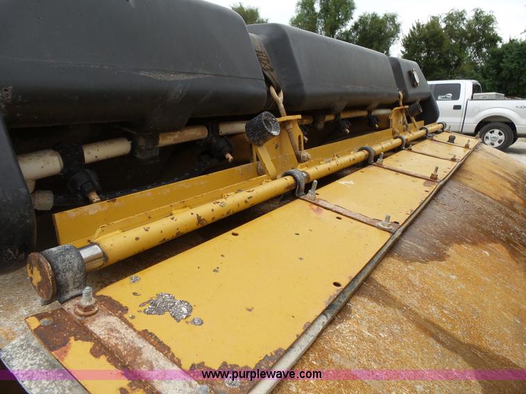 image for item K1180 2001 Caterpillar CB-534C double drum roller