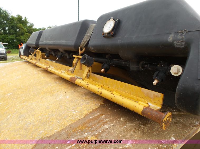 image for item K1180 2001 Caterpillar CB-534C double drum roller