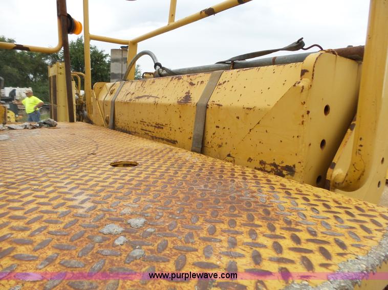 image for item K1180 2001 Caterpillar CB-534C double drum roller