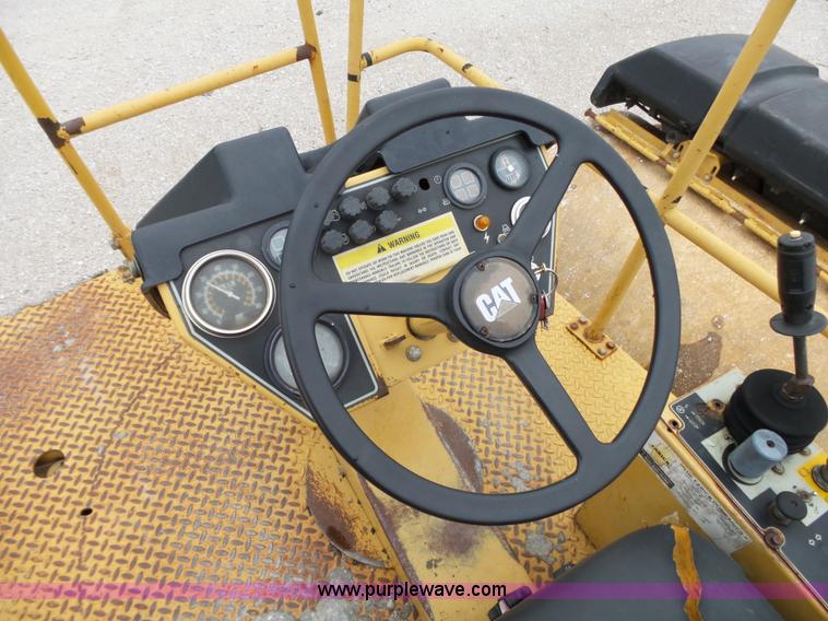 image for item K1180 2001 Caterpillar CB-534C double drum roller