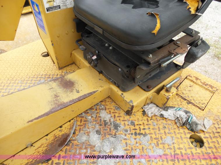 image for item K1180 2001 Caterpillar CB-534C double drum roller