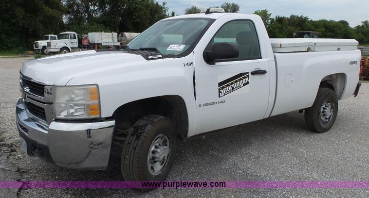 image for item K1181 2007 Chevrolet Silverado 2500HD pickup truck