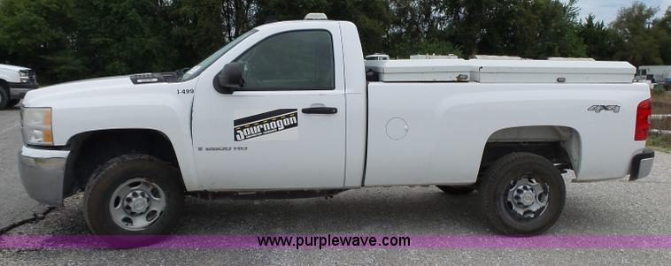image for item K1181 2007 Chevrolet Silverado 2500HD pickup truck