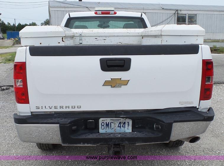 image for item K1181 2007 Chevrolet Silverado 2500HD pickup truck
