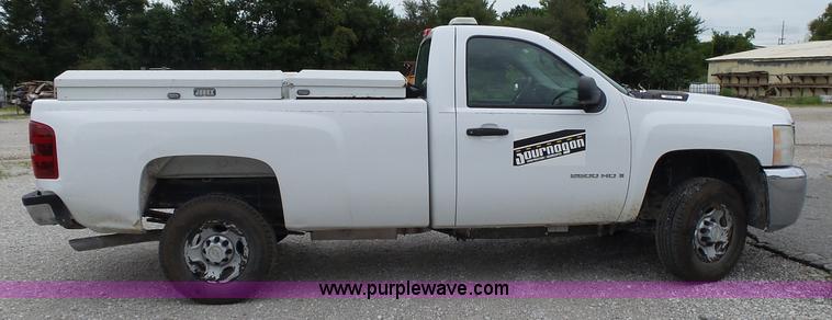 image for item K1181 2007 Chevrolet Silverado 2500HD pickup truck