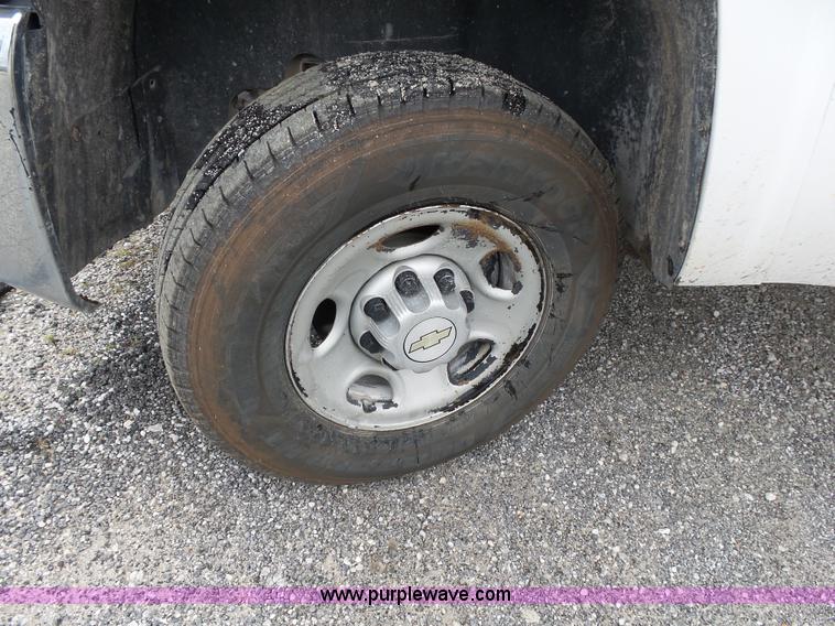 image for item K1181 2007 Chevrolet Silverado 2500HD pickup truck