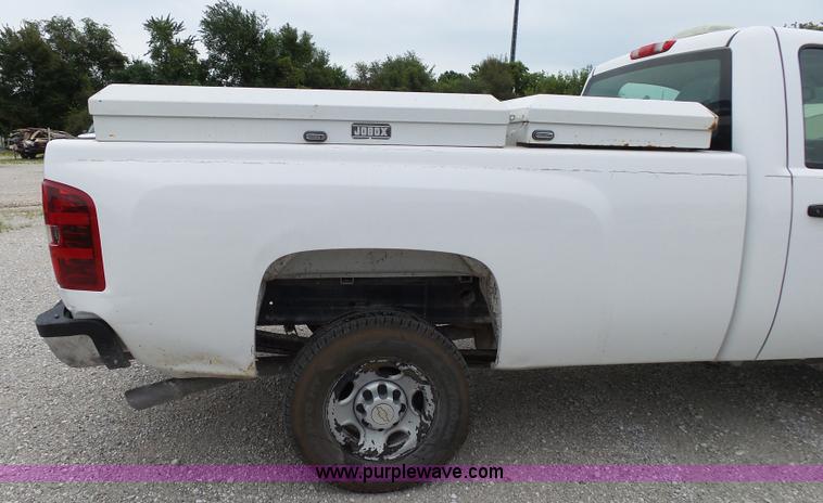 image for item K1181 2007 Chevrolet Silverado 2500HD pickup truck