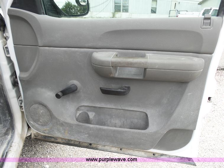 image for item K1181 2007 Chevrolet Silverado 2500HD pickup truck