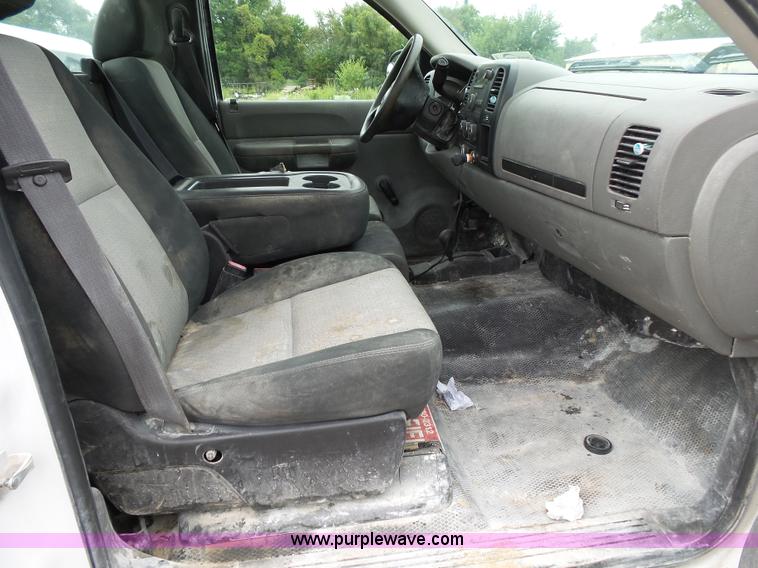 image for item K1181 2007 Chevrolet Silverado 2500HD pickup truck