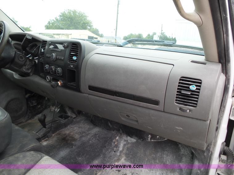 image for item K1181 2007 Chevrolet Silverado 2500HD pickup truck