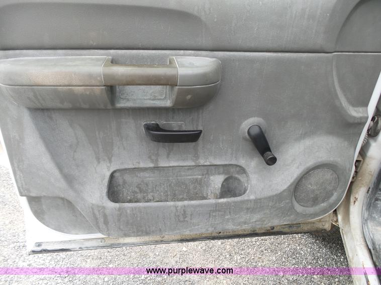 image for item K1181 2007 Chevrolet Silverado 2500HD pickup truck