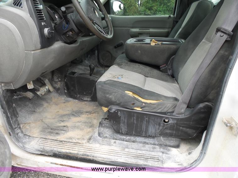 image for item K1181 2007 Chevrolet Silverado 2500HD pickup truck