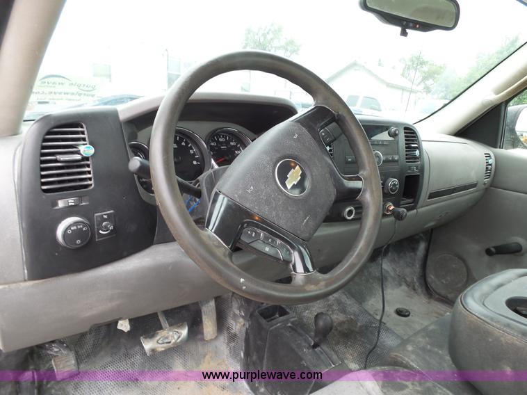 image for item K1181 2007 Chevrolet Silverado 2500HD pickup truck