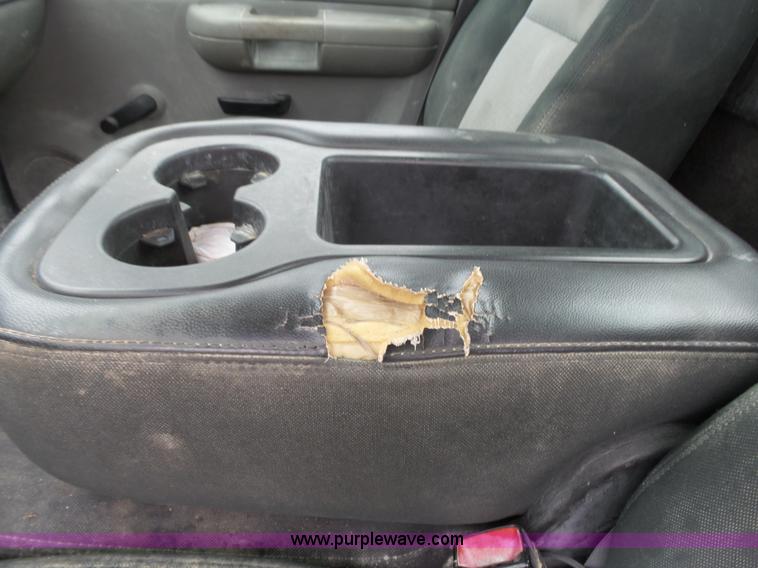 image for item K1181 2007 Chevrolet Silverado 2500HD pickup truck