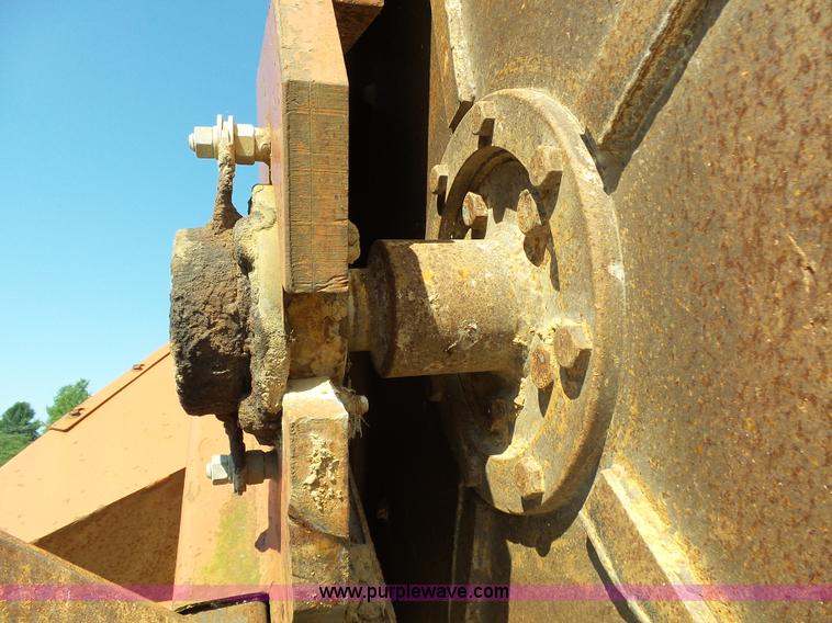 image for item K1182 1995 Ditch Witch HT100 rock saw