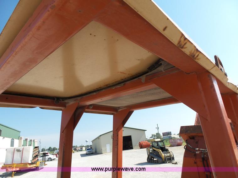 image for item K1182 1995 Ditch Witch HT100 rock saw