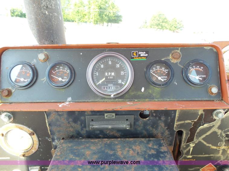 image for item K1182 1995 Ditch Witch HT100 rock saw