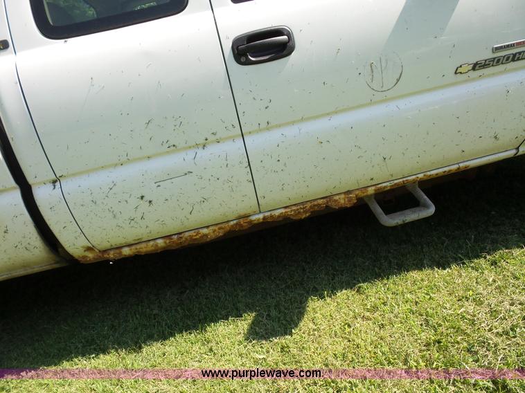 image for item K1712 2003 Chevrolet Silverado 2500HD Ext. Cab pickup truck