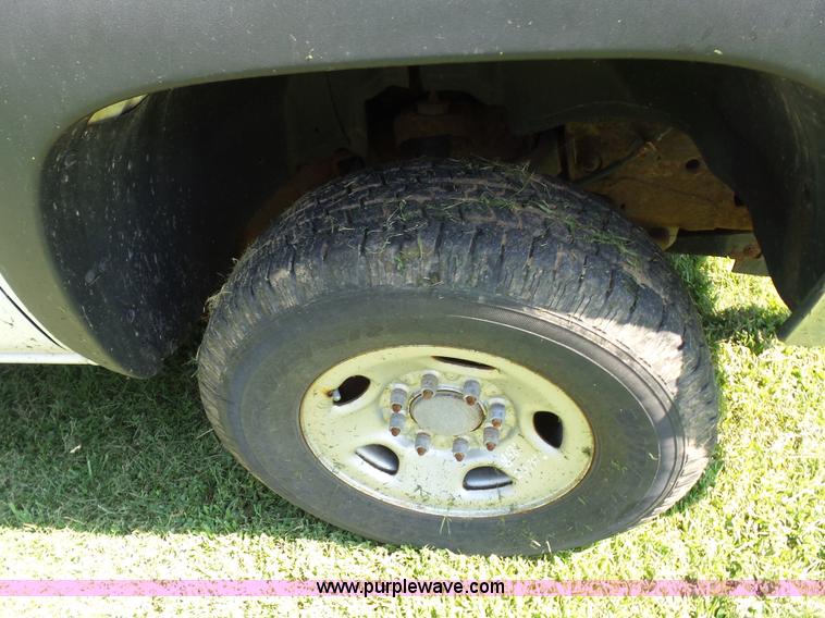 image for item K1712 2003 Chevrolet Silverado 2500HD Ext. Cab pickup truck