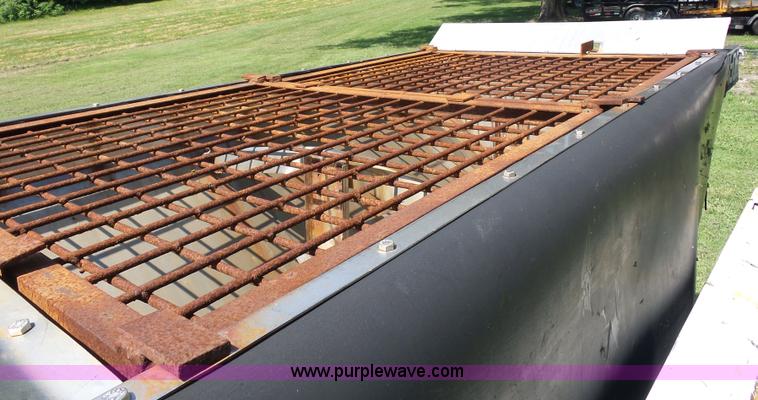 image for item K1712 2003 Chevrolet Silverado 2500HD Ext. Cab pickup truck