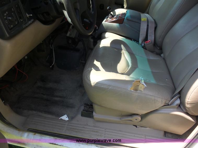 image for item K1712 2003 Chevrolet Silverado 2500HD Ext. Cab pickup truck