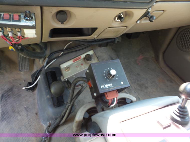 image for item K1712 2003 Chevrolet Silverado 2500HD Ext. Cab pickup truck