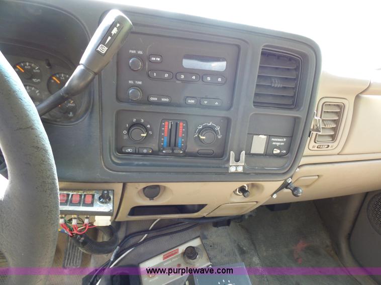 image for item K1712 2003 Chevrolet Silverado 2500HD Ext. Cab pickup truck