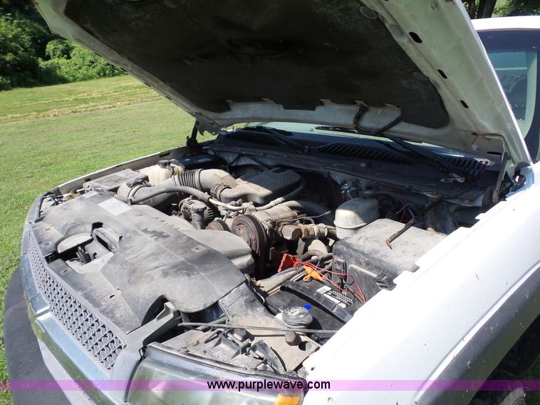 image for item K1712 2003 Chevrolet Silverado 2500HD Ext. Cab pickup truck