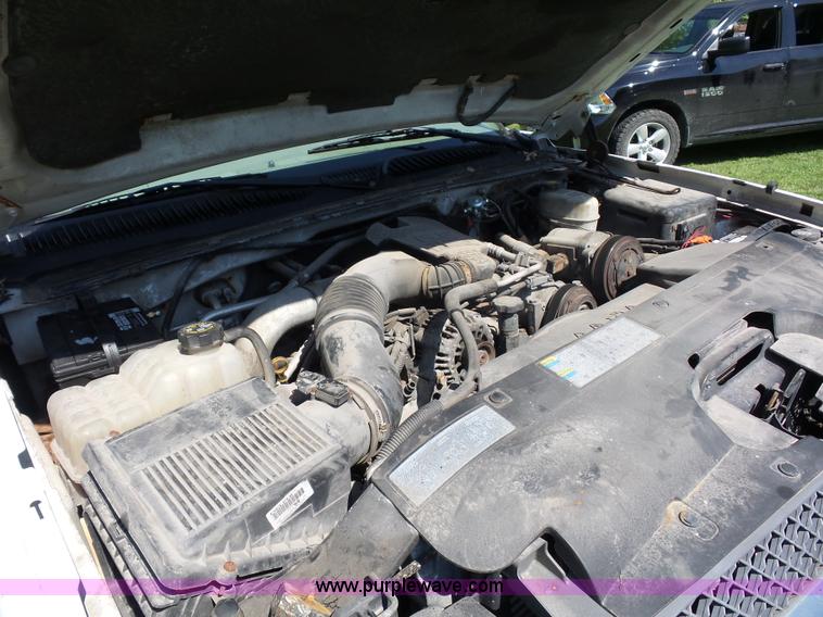 image for item K1712 2003 Chevrolet Silverado 2500HD Ext. Cab pickup truck