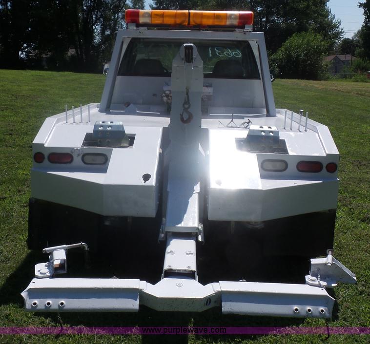 image for item K1713 2001 Chevrolet Silverado 3500 tow truck