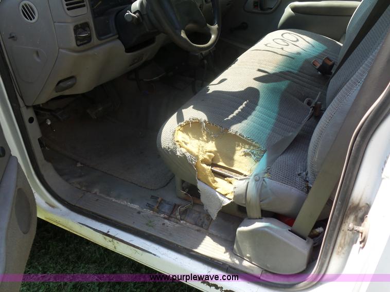 image for item K1713 2001 Chevrolet Silverado 3500 tow truck