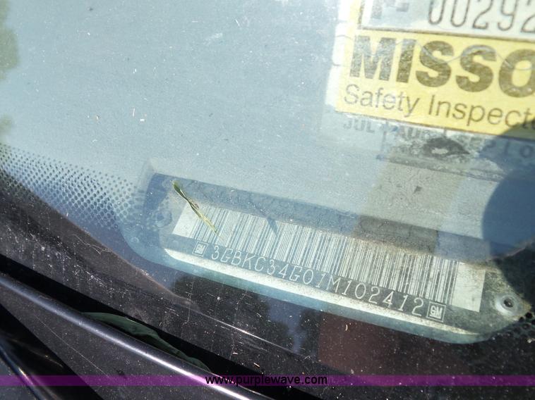 image for item K1713 2001 Chevrolet Silverado 3500 tow truck