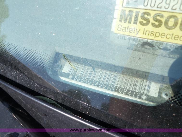 image for item K1713 2001 Chevrolet Silverado 3500 tow truck