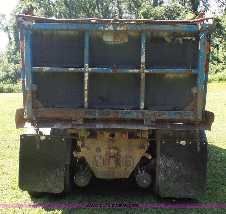 image for item K1716 2001 International 8100 dump truck