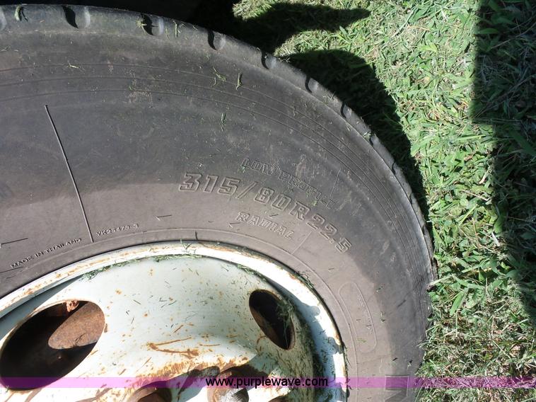 image for item K1716 2001 International 8100 dump truck