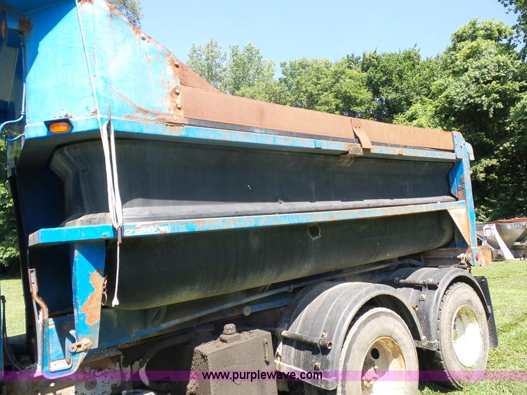 image for item K1716 2001 International 8100 dump truck