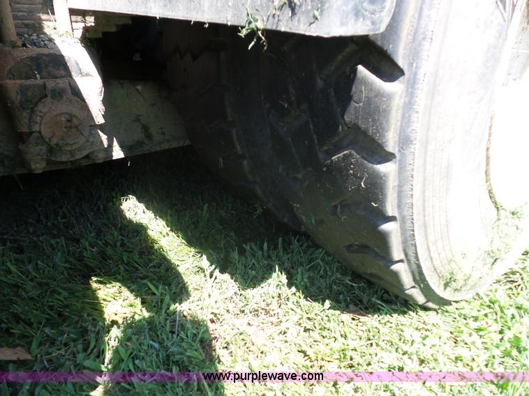 image for item K1716 2001 International 8100 dump truck