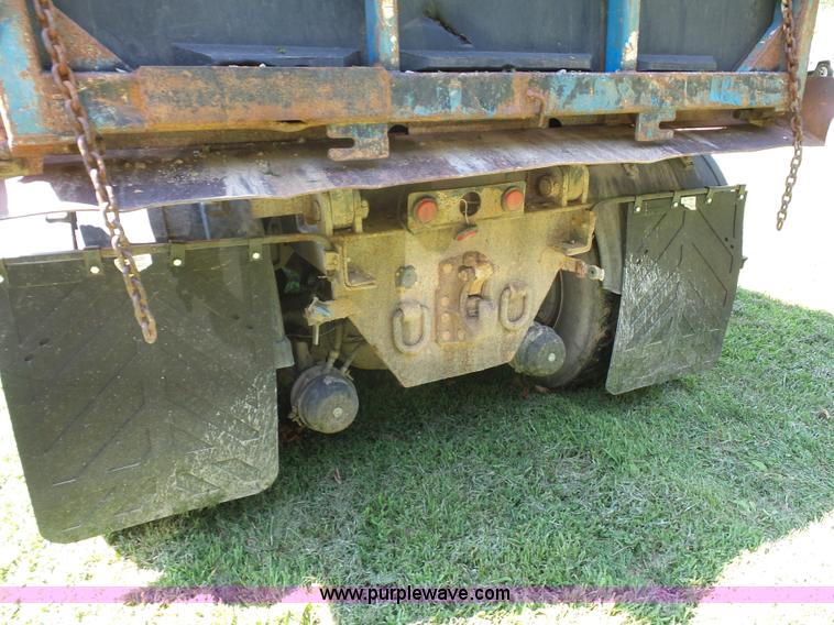 image for item K1716 2001 International 8100 dump truck